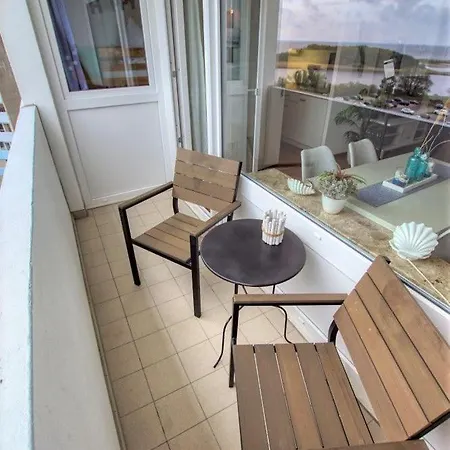 - Haus F, App 0f0701 Apartment