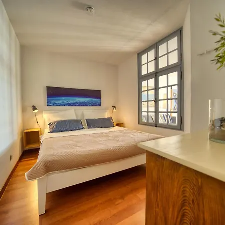 - Haus F, App 0f0701 Apartment *